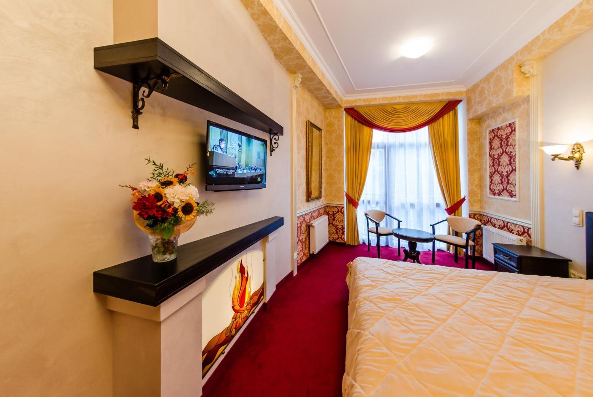 Franz Hotel&Restaurant Ivano-Frankivsk Exterior foto